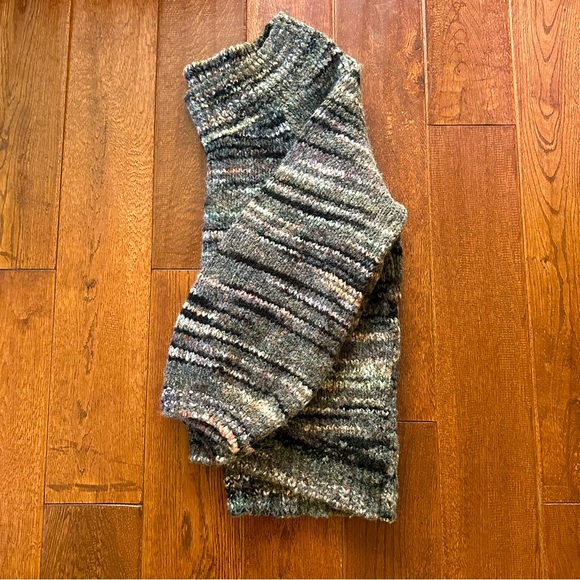 Express Sweater - Picture 2 of 6